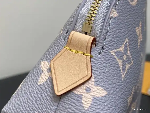 First bag ru Cosmétique PM Louis Vuitton Pochette 0630